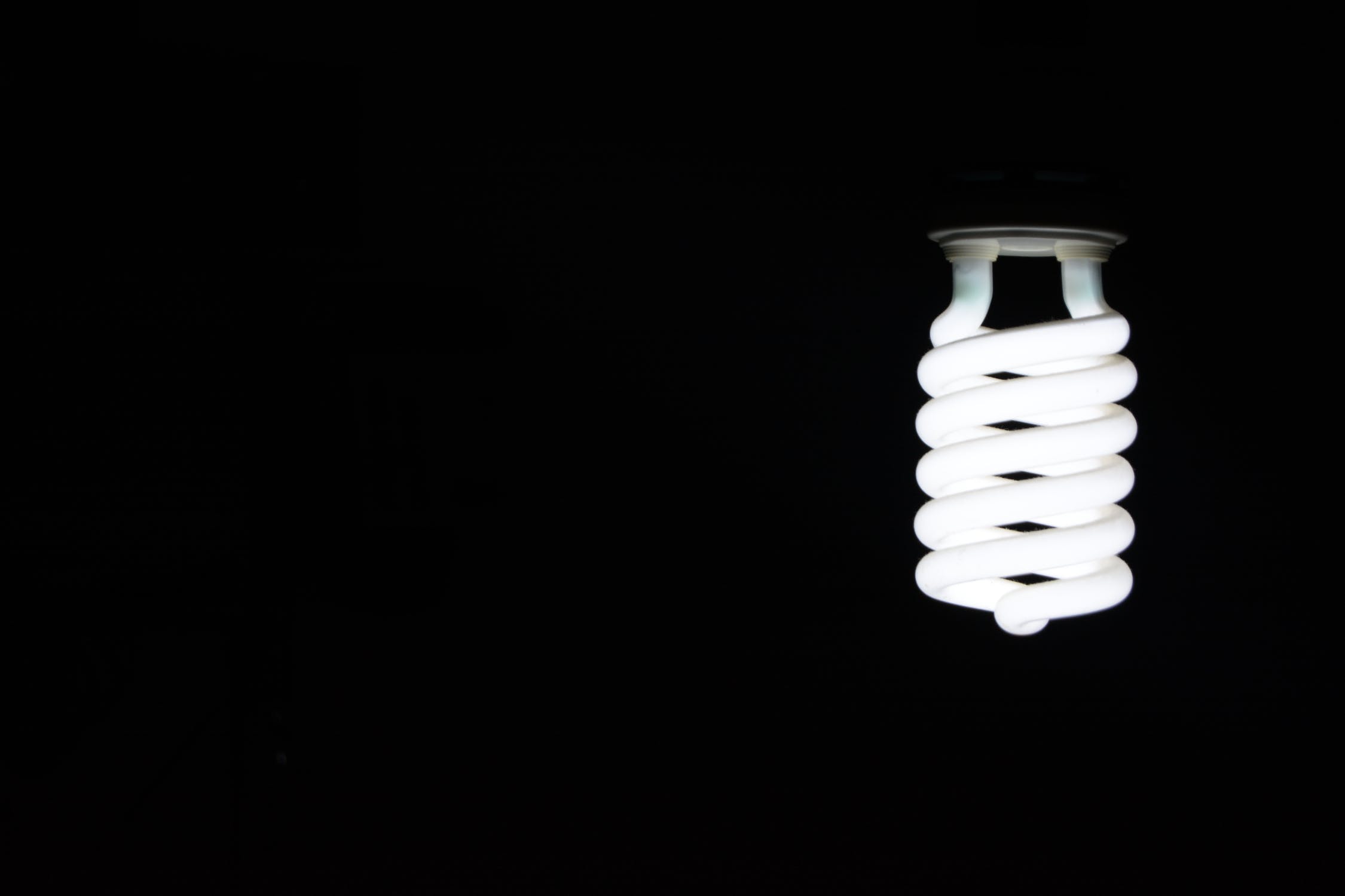 Czy warto wymienić zwykłe żarówki na LED?